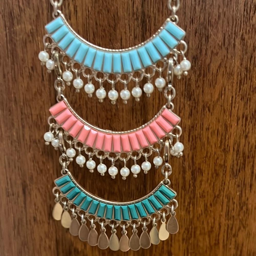 Elegant Multicolor Necklace with Gold Accents